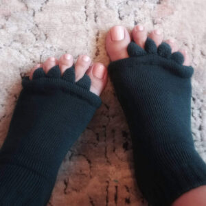 Magic toe separator socks